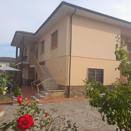 הוילה קאפאנורי Casa Camelia מראה חיצוני תמונה
